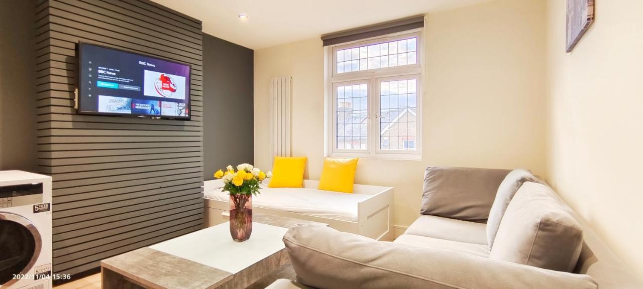 Ferienwohnung First Floor Flat 1 Northwood London Exterior foto