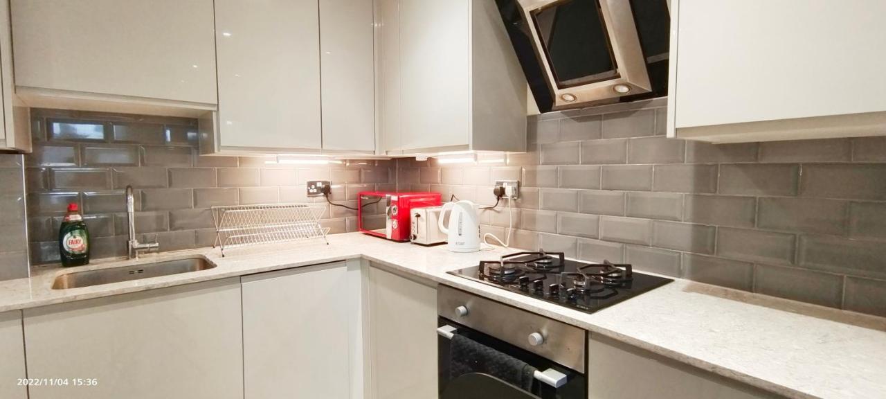 Ferienwohnung First Floor Flat 1 Northwood London Exterior foto
