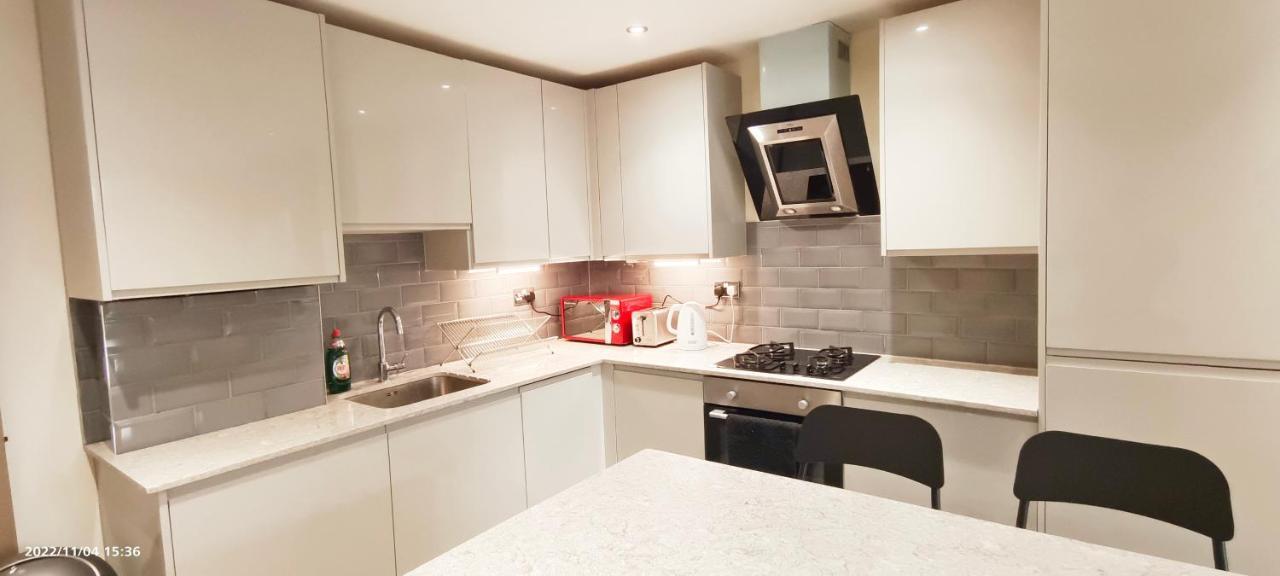 Ferienwohnung First Floor Flat 1 Northwood London Exterior foto