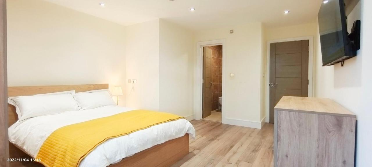 Ferienwohnung First Floor Flat 1 Northwood London Exterior foto