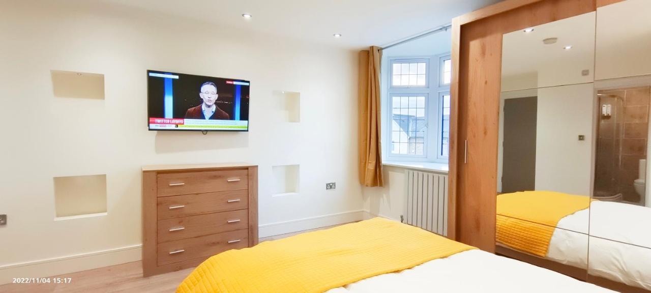 Ferienwohnung First Floor Flat 1 Northwood London Exterior foto